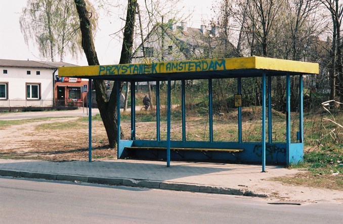 Jak łatwo poprawić zadowolenie pasażerów? Stawiając wiatę