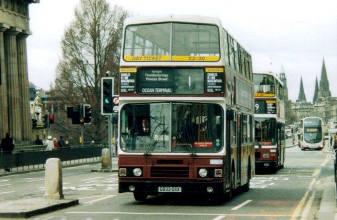Edynburg: Światła będą pomagać spóźnionym autobusom