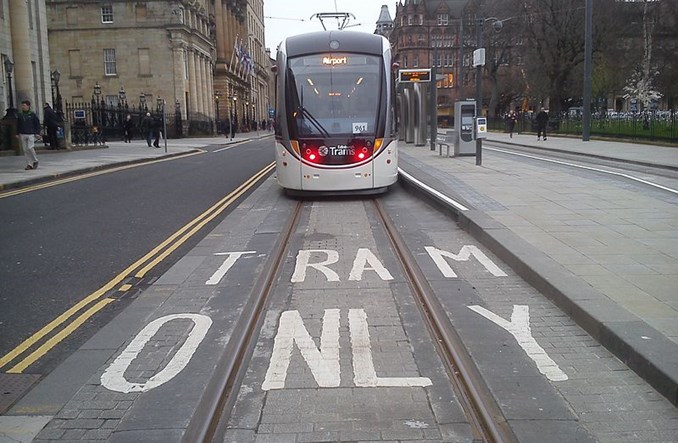 Tramwaj w Edynburgu postrachem rowerzystów