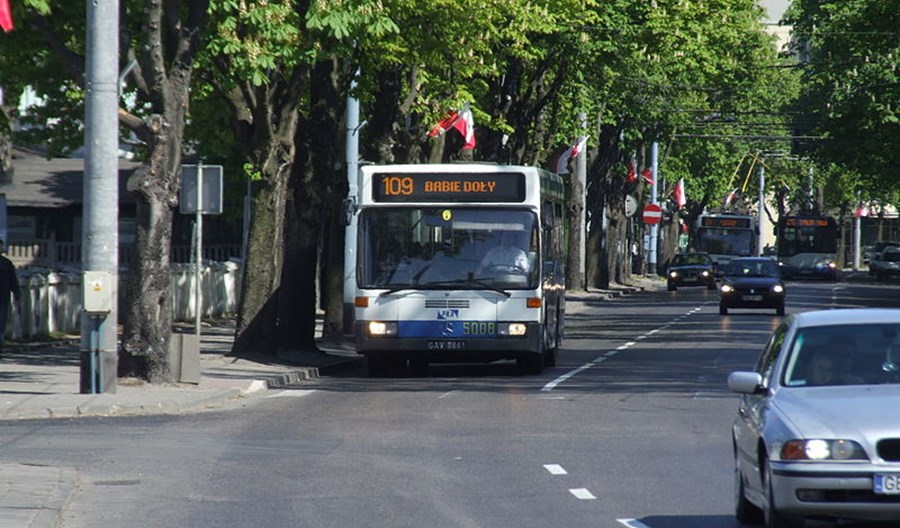 Gdynia. Mniej pasażerów w komunikacji miejskiej. O jedną piątą Gdynia. Mniej pasażerów w komunikacji miejskiej. O jedną piątą