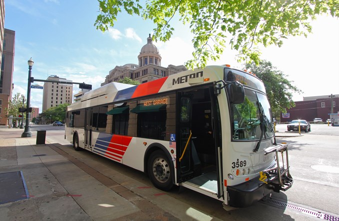 Houston. Mniej linii, więcej pasażerów. Jak to możliwe?