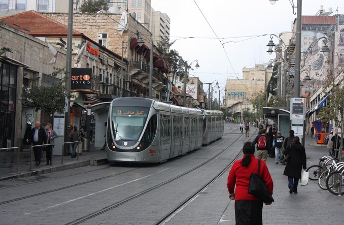 Jerozolima. Dwa światy i jeden tramwaj