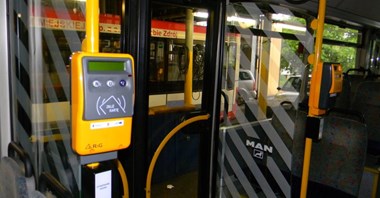 Koronawirus. W czerwonych strefach nowe limity w transporcie zbiorowym