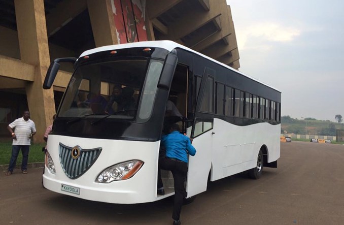 Uganda. Elektrobus na panele słoneczne. Gdzie, jak nie tam?