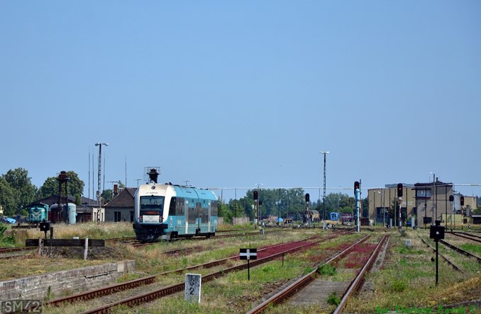 Dr inż. Chmielewski: Kolej bywa niekonkurencyjna wobec autobusów