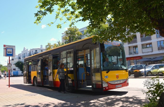 Komunikacja w Pruszkowie coraz popularniejsza. Będą większe autobusy?