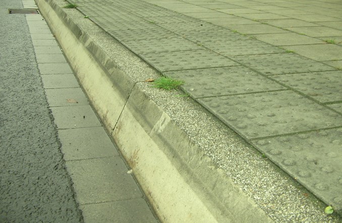 Warszawska Mapa Barier: Na początek obniżą krawężniki