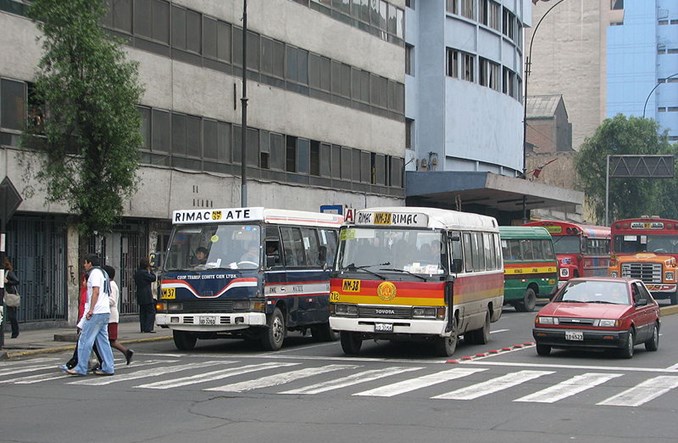 Lima. Autobusy za miliard dolarów