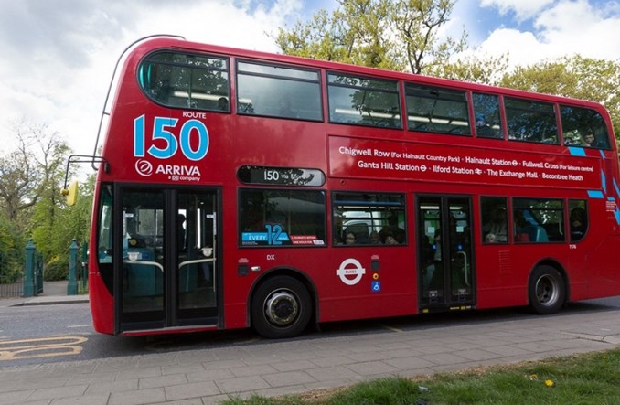 Londyn doda czerwonym autobusom trochę kolorów