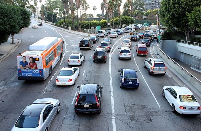 Jak amerykański Deloitte radzi walczyć z korkami w miastach