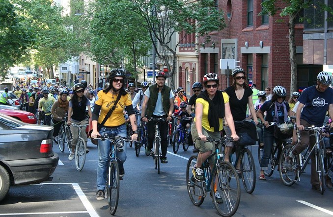 Australia. Koniec obowiązkowych kasków dla rowerzystów coraz bliższy?