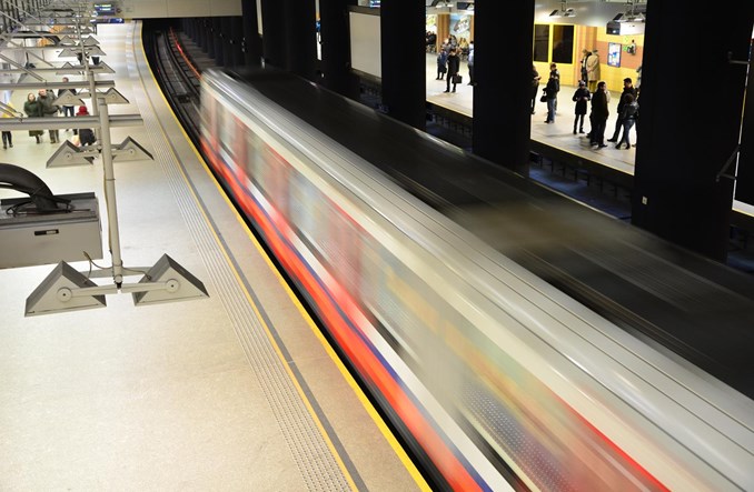 Bałagan w metrze. Wracają… stare komunikaty Ksawerego Jasieńskiego