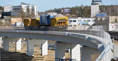 PKM. Próby obciążeniowe na estakadzie przy lotnisku