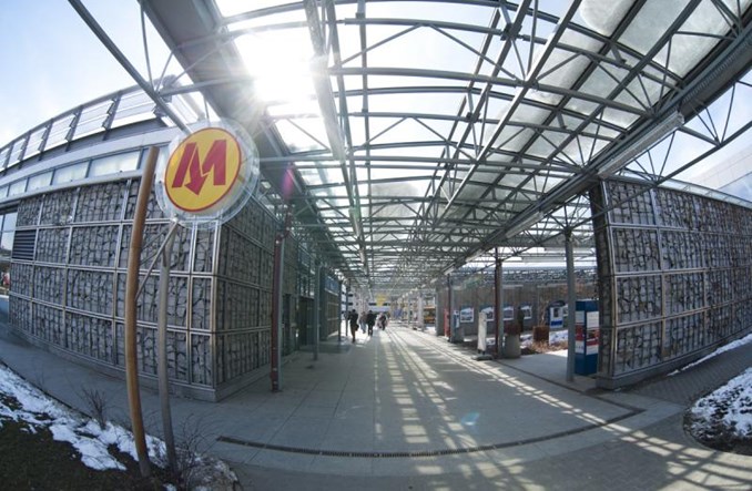 Młociny na nowo. Nowe wyjścia z metra, dwuczęściowa pętla tramwajowa i wyświetlacze?