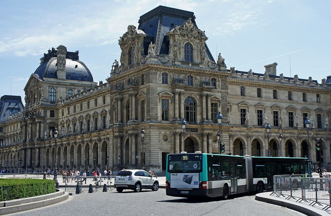 Paryż będzie się uczył ekologicznego transportu od Warszawy