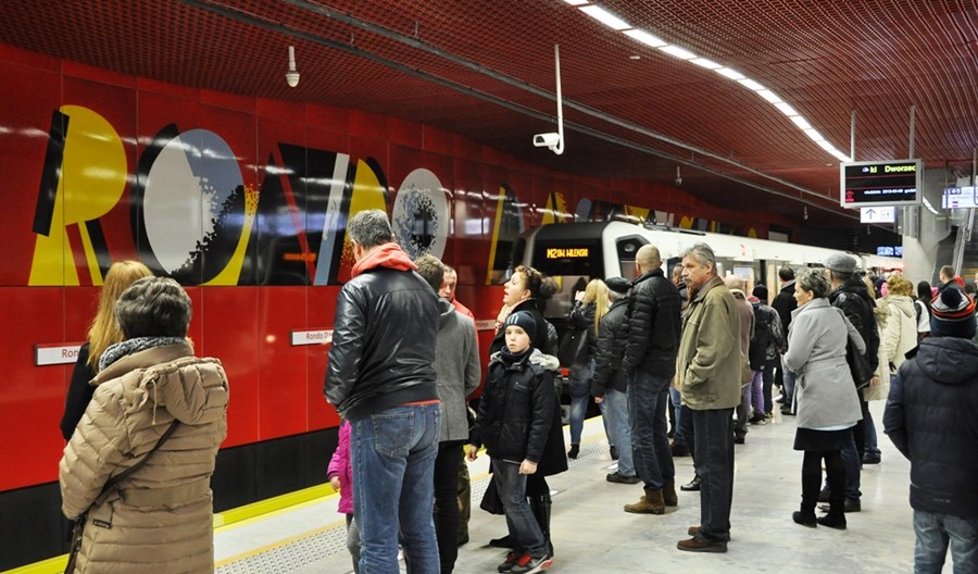 Metro na Wolę: II linia przez tydzień na skróconej trasie do Ronda ONZ Metro na Wolę: II linia przez tydzień na skróconej trasie do Ronda ONZ