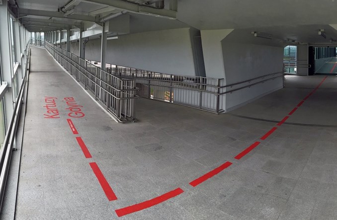 Czerwoną linią z lotniska na przystanek PKM