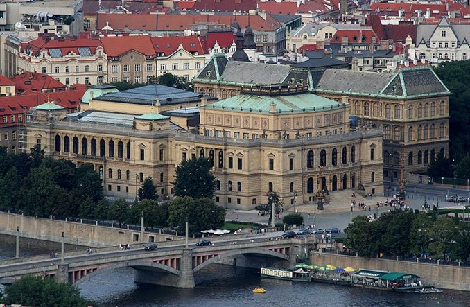 Centrum Pragi od stycznia bez tranzytu. Nauka dla Polski?