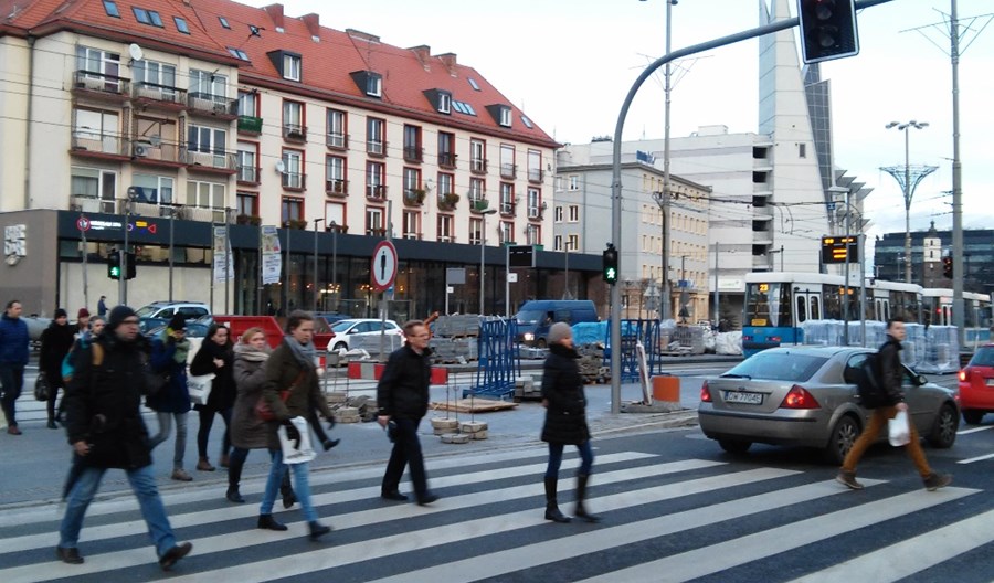 Lewica obiecuje pierwszeństwo pieszych zbliżających się do przejścia Lewica obiecuje pierwszeństwo pieszych zbliżających się do przejścia