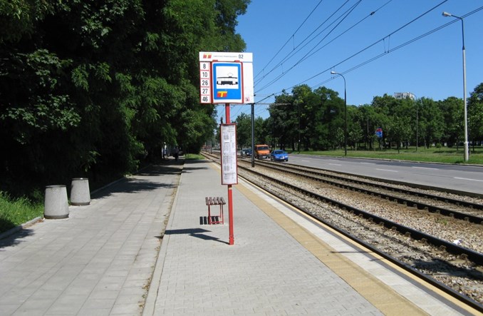 Tramwaje w Warszawie mają za dużo przystanków? 