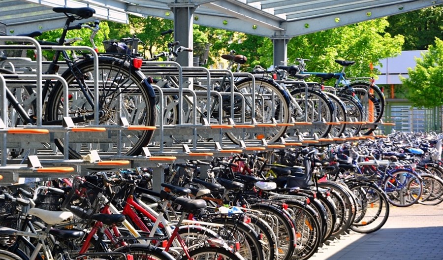 Rower rywalizuje z transportem publicznym czy go uzupełnia? Rower rywalizuje z transportem publicznym czy go uzupełnia?