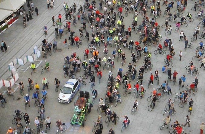 Rowerowe statystyki 2015. Z roku na rok  bezpieczniej?