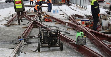 Warszawa: Pierwszy tramwajowy rozjazd z krzyżownicą głębokorowkową