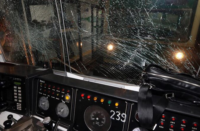 Koreańczycy nie słuchają poleceń obsługi metra. Tak jak Polacy