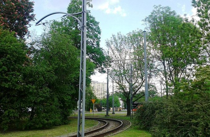 Warszawa: Historyczna infrastruktura. Zaskakujący powrót starych wysięgników