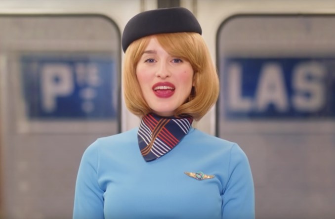 Paryż. Stewardessy w metrze w kampanii na rzecz poprawy bezpieczeństwa podróżnych