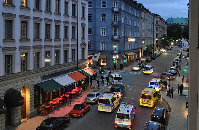 Szwecja. Karetki i wozy strażackie zhakują samochodowe radia