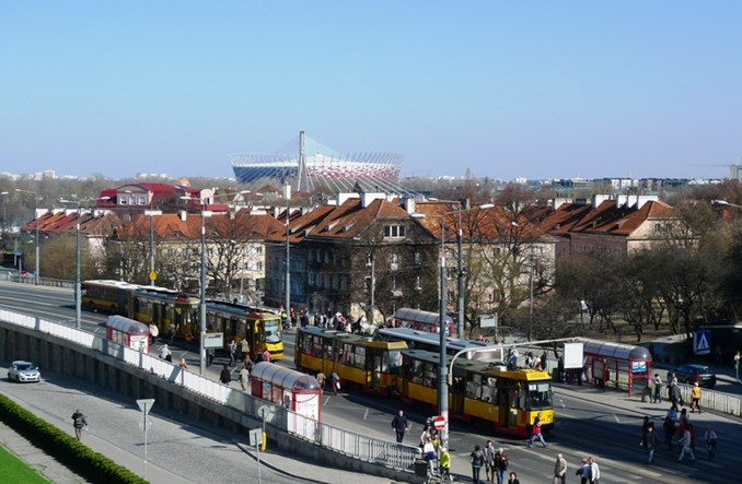 Warszawa na opóźnionym metrze nie zaoszczędzi