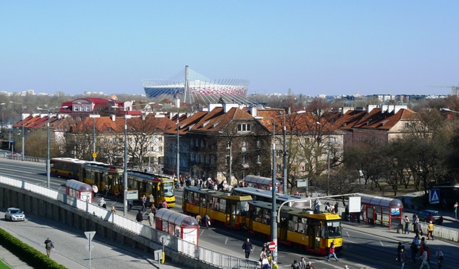 Warszawa na opóźnionym metrze nie zaoszczędzi Warszawa na opóźnionym metrze nie zaoszczędzi