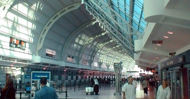 Kolej na lotnisko w Toronto za droga dla kogokolwiek?