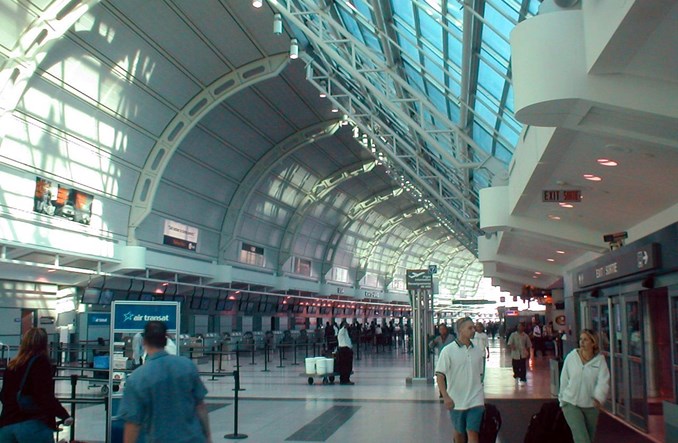 Kolej na lotnisko w Toronto za droga dla kogokolwiek?