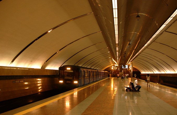 Kijów: Niebezpieczny nielegalny handel w metrze