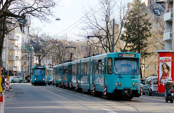 Frankfurt nad Menem: Metro w ruchu ulicznym