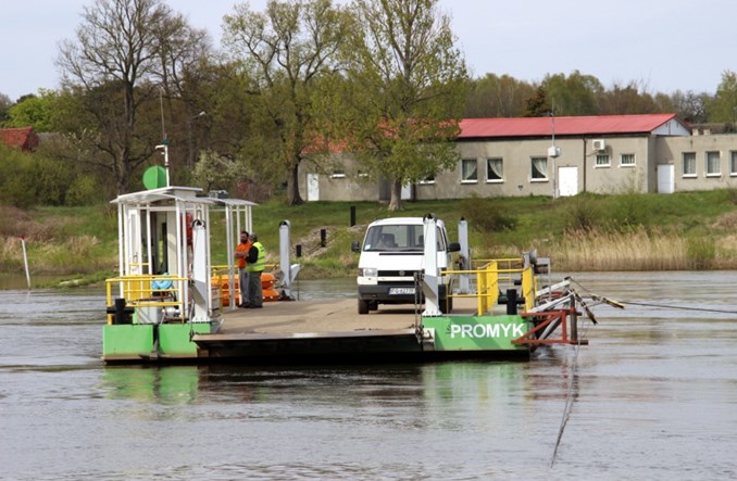 Lubuskie: Promy przez Odrę wciąż niepewne