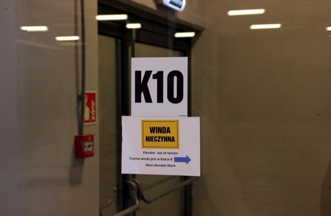 Łódź Fabryczna: Nieczynne windy na nowoczesnym dworcu