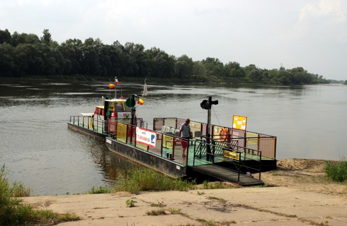 Warszawa: Dobry rok dla promów przez Wisłę