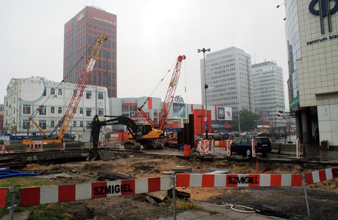 Łódź. Miasto liczy koszty. Niestety tylko swoje