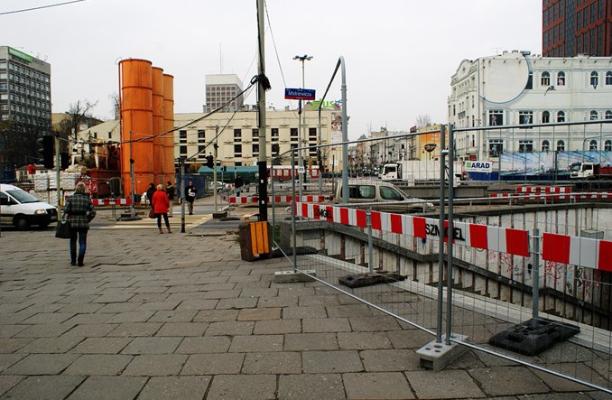 Łódź wychodzi spod ziemi