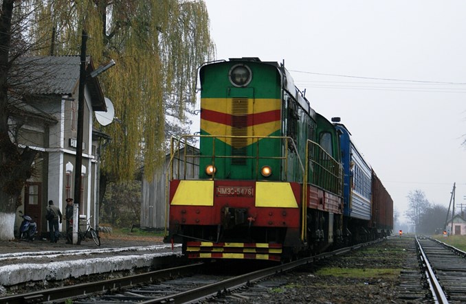 Ukraina: pasażerowie i towary razem