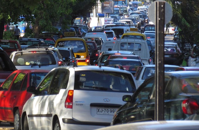 Londyn. Nawet 1000 funtów mandatu za podwożenie dzieci autem do szkoły