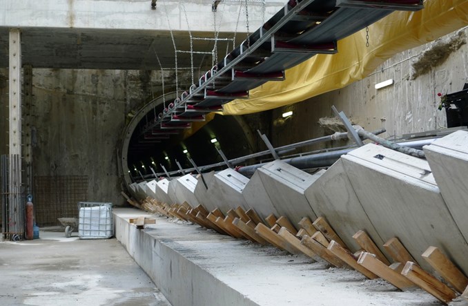 Ruta: Wojna postu z karnawałem – czyli metro vs. tramwaj