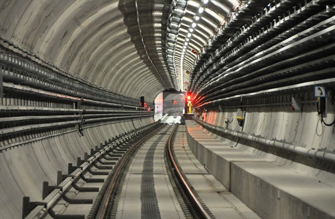 Warszawa: Przez rząd nie będzie pieniędzy na III linię metra?