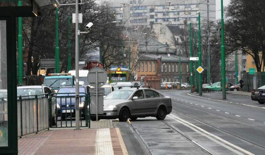 Poznań: Auta nie będą blokować tramwajów na Grunwaldzkiej Poznań: Auta nie będą blokować tramwajów na Grunwaldzkiej