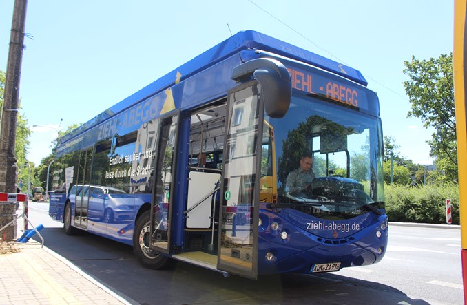 Ursus Bus namawia do autobusów elektrycznych zamiast hybryd