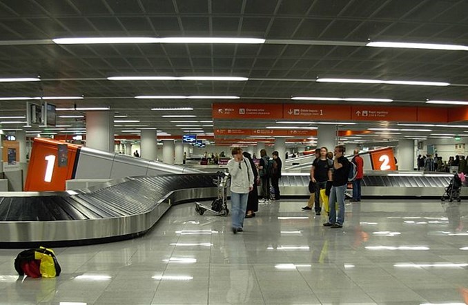 ModlinBus wozi pasażerów z Bydgoszczy na Okęcie i do Modlina