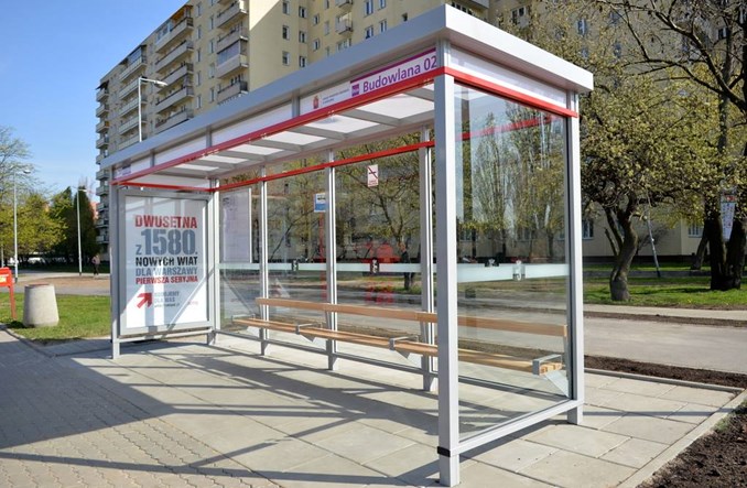 Warszawa. Pierwsza wiata seryjna na Targówku